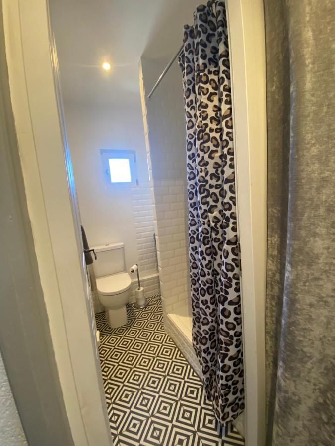 Appartement A 50 M De La Place Aux Herbes Uzes Luaran gambar