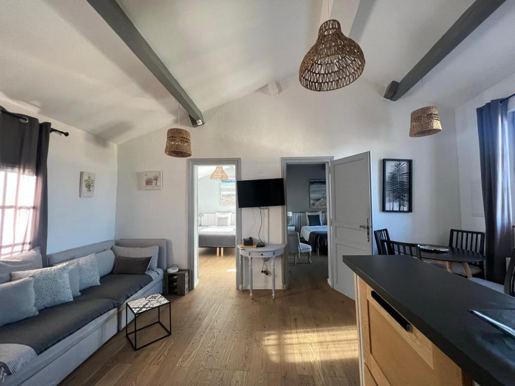 Appartement A 50 M De La Place Aux Herbes Uzes Luaran gambar